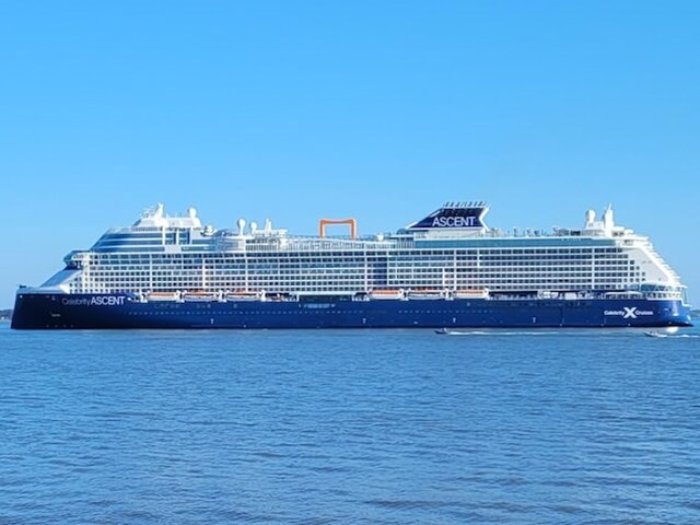 Paquebot Port Saint-Nazaire, photo prise depuis la chambre parentale